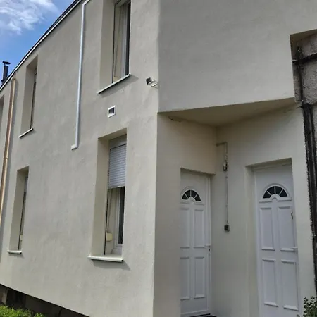 Appartement F2 Orleans 42M2, Parking, 4 Couchages Et Lit Bebe Exterior photo
