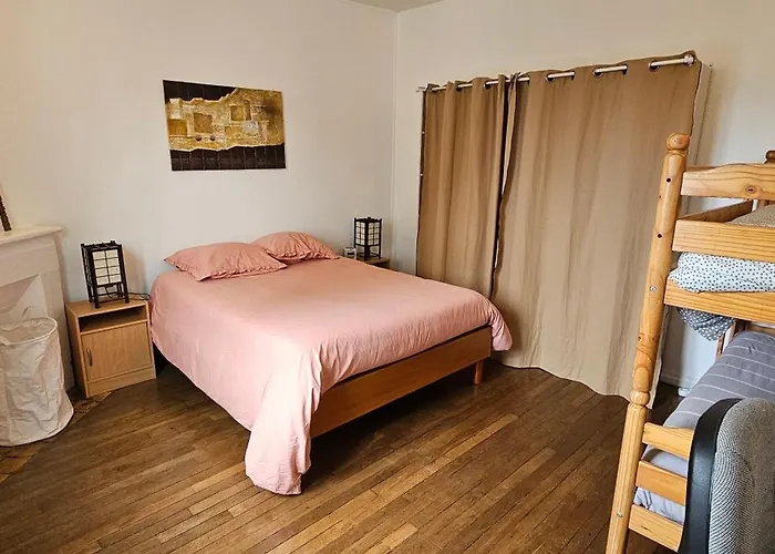 Appartement F2 Orleans 42M2, Parking, 4 Couchages Et Lit Bebe